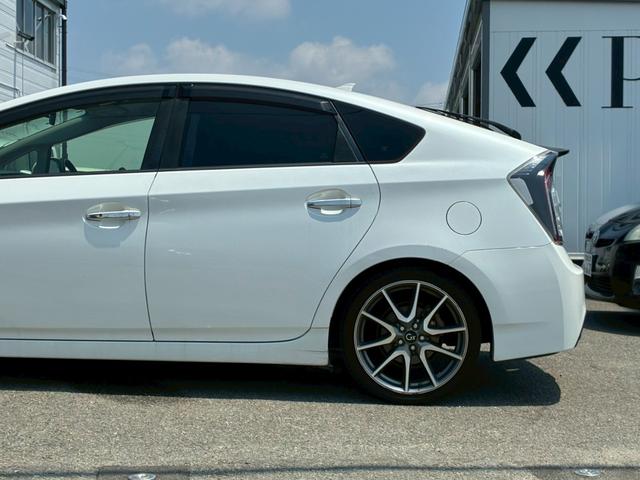 プリウス Sツーリングセレクション・G’s SツーリングセレクションG’S 7ナビ バックカメラ TV トノカバー G’S専用フロントバンパー G’S専用リアバンパー G’S専用18インチホイール G’S専用ヘッドライト G’S専用テールレンズ(33枚目)