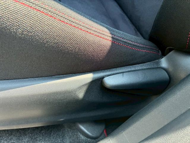 プリウス Sツーリングセレクション・G’s SツーリングセレクションG’S 7ナビ バックカメラ TV トノカバー G’S専用フロントバンパー G’S専用リアバンパー G’S専用18インチホイール G’S専用ヘッドライト G’S専用テールレンズ(62枚目)