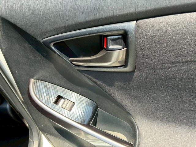 プリウス Sツーリングセレクション・G’s SツーリングセレクションG’S 7ナビ バックカメラ TV トノカバー G’S専用フロントバンパー G’S専用リアバンパー G’S専用18インチホイール G’S専用ヘッドライト G’S専用テールレンズ(74枚目)