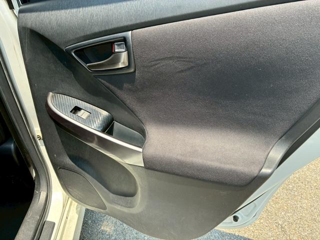 プリウス Sツーリングセレクション・G’s SツーリングセレクションG’S 7ナビ バックカメラ TV トノカバー G’S専用フロントバンパー G’S専用リアバンパー G’S専用18インチホイール G’S専用ヘッドライト G’S専用テールレンズ(75枚目)