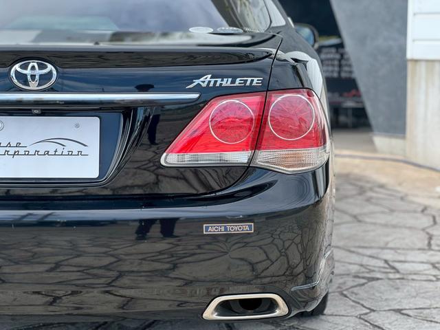 クラウン アスリート　スペシャルナビパッケージ　メーカーナビ　バックカメラ　ＥＴＣ　シートカバー　プッシュボタンスタート　サイドエアバッグ　盗難防止装置　オートクルーズ　オートエアコン　ＥＴＣ付き　エアバッグ　衝突安全ボディ　ＤＶＤ再生　ＨＤＤナビ（29枚目）