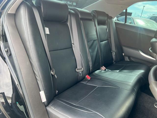 クラウン アスリート　スペシャルナビパッケージ　メーカーナビ　バックカメラ　ＥＴＣ　シートカバー　プッシュボタンスタート　サイドエアバッグ　盗難防止装置　オートクルーズ　オートエアコン　ＥＴＣ付き　エアバッグ　衝突安全ボディ　ＤＶＤ再生　ＨＤＤナビ（66枚目）