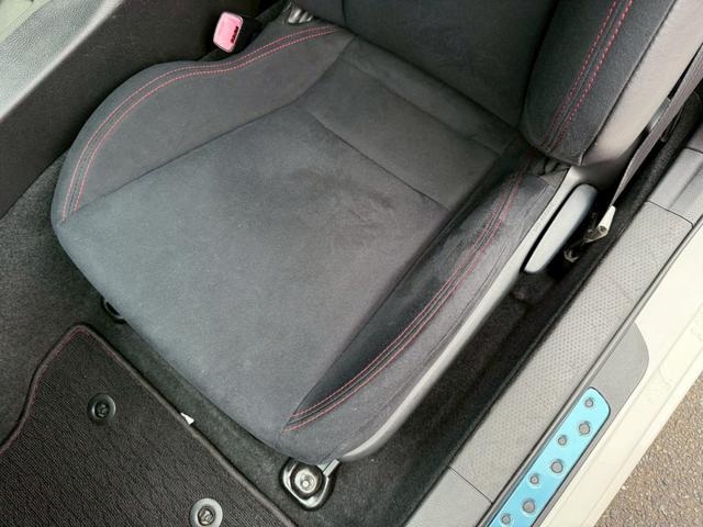 ８６ ＧＴ　純正７インチナビ　バックカメラ　ＥＴＣ　ＴＶ　ディスチャージライト　オートエアコン　オートライト　スマートキー　プッシュボタンスタート　純正１７インチアルミホイール　　ＭＴ車　　スペアキー　　ドラレコ（62枚目）