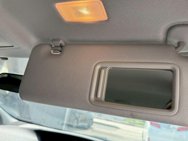 プリウス S 純正ナビ バックモニター エンジンプッシュスタート ステアリングスイッチ 電動格納ミラー シートカバー メッキパーツ オートエアコン オートライト HIDヘッドライト ウィンカーミラ― ETC AW(47枚目)