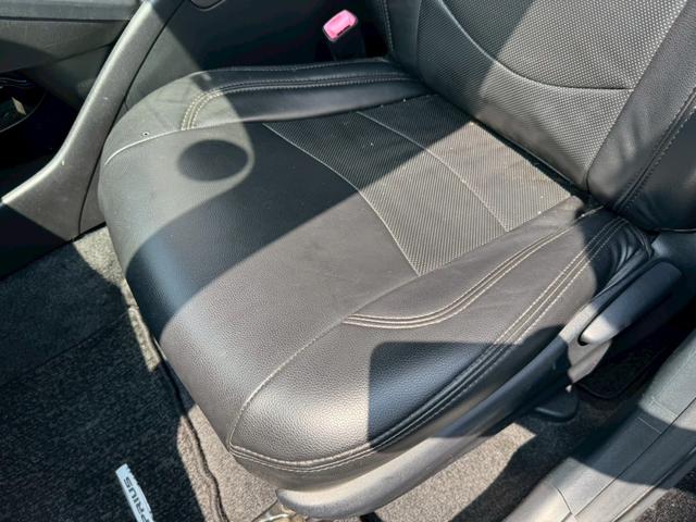 プリウス S 純正ナビ バックモニター エンジンプッシュスタート ステアリングスイッチ 電動格納ミラー シートカバー メッキパーツ オートエアコン オートライト HIDヘッドライト ウィンカーミラ― ETC AW(56枚目)