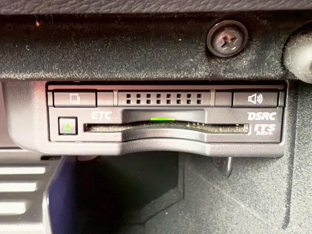 RC F ベースグレード サンルーフ 赤革 19インチアルミホイール ブラインドスポットモニター TVD レーダークルーズコントロール プリクラッシュセーフティ コーナーセンサー シートヒーター/クーラー ステアリングヒーター(55枚目)