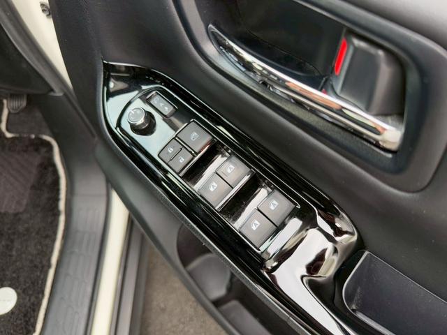 ノア Ｓｉ　ダブルバイビー　モデリスタエアロ（Ｆ／Ｓ／Ｒ）　純正１０インチナビ　フリップダウンモニター　両側電動スライドドア　ＥＴＣ　バックカメラ　プリクラッシュセーフティ　ハーフレザーシート　クルーズコントロール　バックカメラ（55枚目）