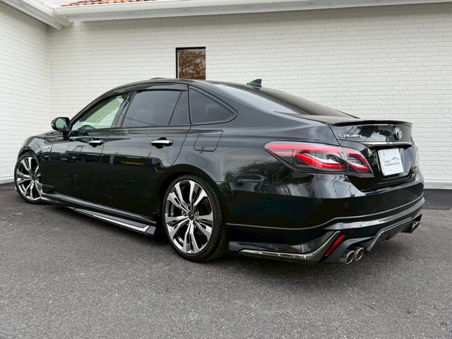 クラウンハイブリッド RSアドバンス モデリスタエアロ 4本出マフラー サンルーフ モデリスタ19インチアルミホイール ヘッドアップディスプレイ パワーシート 純正ナビ バックカメラ シートヒーター クルーズコントロール プッシュスタート(21枚目)