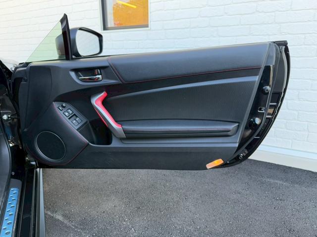 86 GTリミテッド TRDエアロ(F/S/R/エアロスタビライジングカバー)マフラー/モノブロックブレーキキッド/フェンダーエクステンション/ドアスタビライザ/sportivoショックアブソーバーセット&スプリングセット(60枚目)