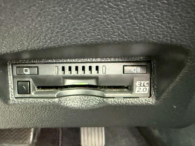 プリウス Sツーリングセレクション モデリスタエアロ(F/S/R)純正9インチナビ フルセグTV バックカメラ ドラレコ ETC2.0 シートヒーター クルーズコントロール トヨタセーフティセンス プリクラッシュセーフティ レザーシート(5枚目)