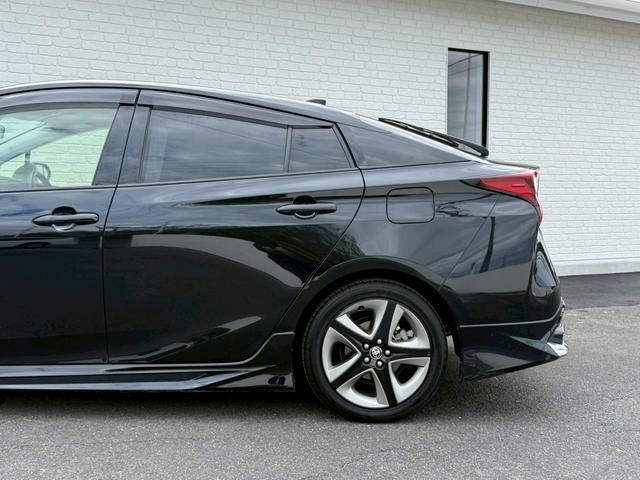 プリウス Sツーリングセレクション モデリスタエアロ(F/S/R)純正9インチナビ フルセグTV バックカメラ ドラレコ ETC2.0 シートヒーター クルーズコントロール トヨタセーフティセンス プリクラッシュセーフティ レザーシート(35枚目)