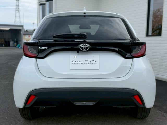 ヤリス X 純正8インチディスプレイオーディオ バックカメラ ETC HDMI プッシュボタンスタート スマートキー オートライト ステアリングリモコン オートハイビーム 電動格納ミラー スペアタイヤ USB端子(9枚目)