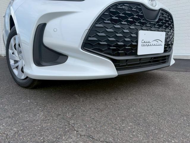 ヤリス X 純正8インチディスプレイオーディオ バックカメラ ETC HDMI プッシュボタンスタート スマートキー オートライト ステアリングリモコン オートハイビーム 電動格納ミラー スペアタイヤ USB端子(13枚目)