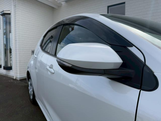 ヤリス X 純正8インチディスプレイオーディオ バックカメラ ETC HDMI プッシュボタンスタート スマートキー オートライト ステアリングリモコン オートハイビーム 電動格納ミラー スペアタイヤ USB端子(19枚目)