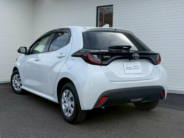 ヤリス X 純正8インチディスプレイオーディオ バックカメラ ETC HDMI プッシュボタンスタート スマートキー オートライト ステアリングリモコン オートハイビーム 電動格納ミラー スペアタイヤ USB端子(23枚目)