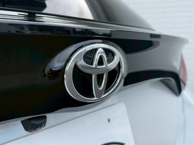 ヤリス X 純正8インチディスプレイオーディオ バックカメラ ETC HDMI プッシュボタンスタート スマートキー オートライト ステアリングリモコン オートハイビーム 電動格納ミラー スペアタイヤ USB端子(26枚目)