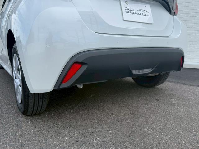 ヤリス X 純正8インチディスプレイオーディオ バックカメラ ETC HDMI プッシュボタンスタート スマートキー オートライト ステアリングリモコン オートハイビーム 電動格納ミラー スペアタイヤ USB端子(28枚目)