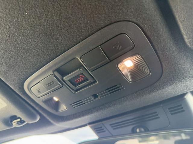 ヤリス X 純正8インチディスプレイオーディオ バックカメラ ETC HDMI プッシュボタンスタート スマートキー オートライト ステアリングリモコン オートハイビーム 電動格納ミラー スペアタイヤ USB端子(48枚目)