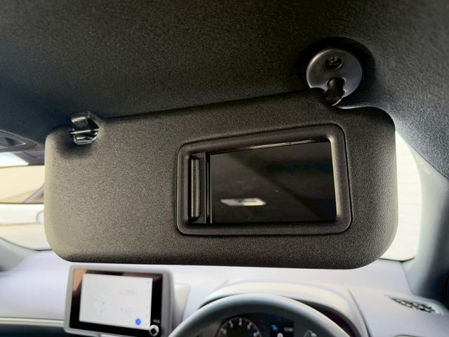 ヤリス X 純正8インチディスプレイオーディオ バックカメラ ETC HDMI プッシュボタンスタート スマートキー オートライト ステアリングリモコン オートハイビーム 電動格納ミラー スペアタイヤ USB端子(49枚目)