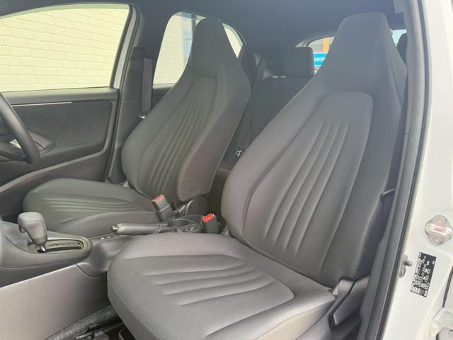 ヤリス X 純正8インチディスプレイオーディオ バックカメラ ETC HDMI プッシュボタンスタート スマートキー オートライト ステアリングリモコン オートハイビーム 電動格納ミラー スペアタイヤ USB端子(63枚目)