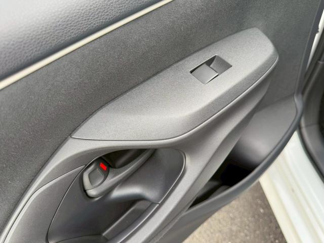 ヤリス X 純正8インチディスプレイオーディオ バックカメラ ETC HDMI プッシュボタンスタート スマートキー オートライト ステアリングリモコン オートハイビーム 電動格納ミラー スペアタイヤ USB端子(66枚目)