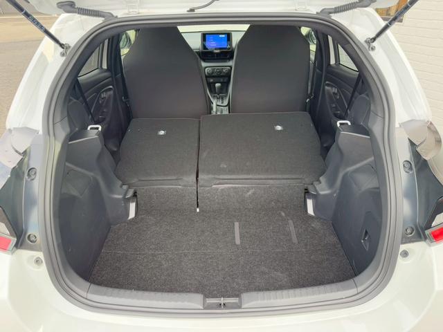 ヤリス X 純正8インチディスプレイオーディオ バックカメラ ETC HDMI プッシュボタンスタート スマートキー オートライト ステアリングリモコン オートハイビーム 電動格納ミラー スペアタイヤ USB端子(79枚目)