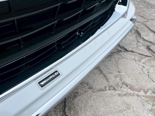 アルファード Ｚ　左右独立ムーンルーフ　ＷＡＬＤエアロ（Ｆ．Ｓ．Ｒ）　ＷＡＬＤジェニュインライン２１インチＡＷ　黒革シート　パノラミックビューモニター　デジタルインナーミラー　ＨＤＭＩ　シートヒーター　ベンチレーション（13枚目）