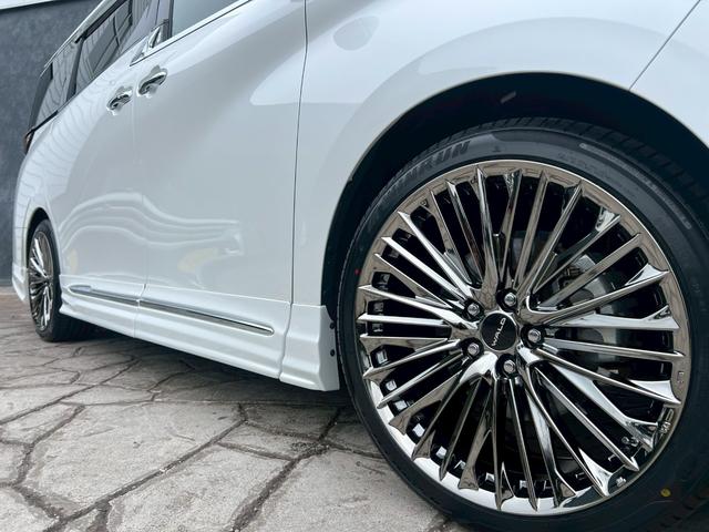 アルファード Ｚ　左右独立ムーンルーフ　ＷＡＬＤエアロ（Ｆ．Ｓ．Ｒ）　ＷＡＬＤジェニュインライン２１インチＡＷ　黒革シート　パノラミックビューモニター　デジタルインナーミラー　ＨＤＭＩ　シートヒーター　ベンチレーション（19枚目）