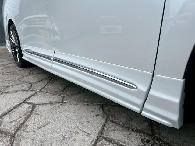 アルファード Ｚ　左右独立ムーンルーフ　ＷＡＬＤエアロ（Ｆ．Ｓ．Ｒ）　ＷＡＬＤジェニュインライン２１インチＡＷ　黒革シート　パノラミックビューモニター　デジタルインナーミラー　ＨＤＭＩ　シートヒーター　ベンチレーション（20枚目）