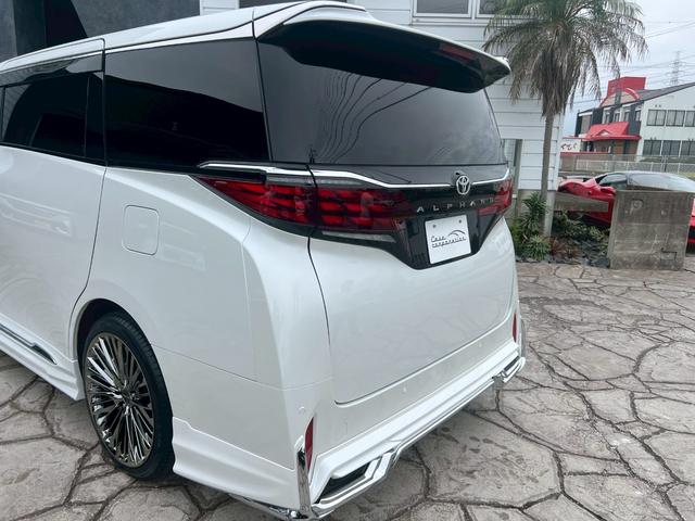 アルファード Ｚ　左右独立ムーンルーフ　ＷＡＬＤエアロ（Ｆ．Ｓ．Ｒ）　ＷＡＬＤジェニュインライン２１インチＡＷ　黒革シート　パノラミックビューモニター　デジタルインナーミラー　ＨＤＭＩ　シートヒーター　ベンチレーション（26枚目）