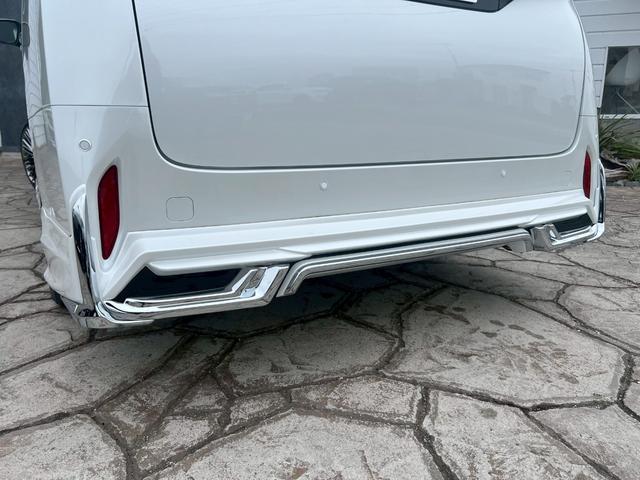 アルファード Ｚ　左右独立ムーンルーフ　ＷＡＬＤエアロ（Ｆ．Ｓ．Ｒ）　ＷＡＬＤジェニュインライン２１インチＡＷ　黒革シート　パノラミックビューモニター　デジタルインナーミラー　ＨＤＭＩ　シートヒーター　ベンチレーション（28枚目）