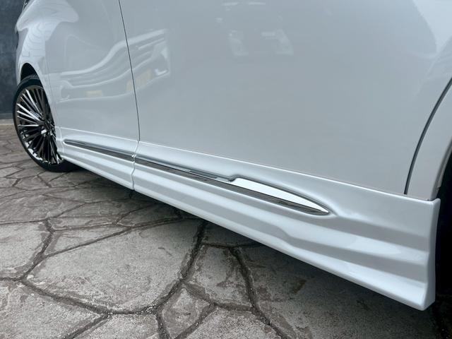 アルファード Ｚ　左右独立ムーンルーフ　ＷＡＬＤエアロ（Ｆ．Ｓ．Ｒ）　ＷＡＬＤジェニュインライン２１インチＡＷ　黒革シート　パノラミックビューモニター　デジタルインナーミラー　ＨＤＭＩ　シートヒーター　ベンチレーション（32枚目）