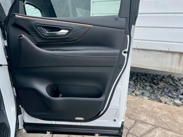 アルファード Ｚ　左右独立ムーンルーフ　ＷＡＬＤエアロ（Ｆ．Ｓ．Ｒ）　ＷＡＬＤジェニュインライン２１インチＡＷ　黒革シート　パノラミックビューモニター　デジタルインナーミラー　ＨＤＭＩ　シートヒーター　ベンチレーション（57枚目）