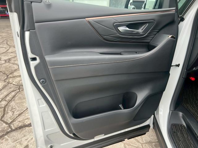 アルファード Ｚ　左右独立ムーンルーフ　ＷＡＬＤエアロ（Ｆ．Ｓ．Ｒ）　ＷＡＬＤジェニュインライン２１インチＡＷ　黒革シート　パノラミックビューモニター　デジタルインナーミラー　ＨＤＭＩ　シートヒーター　ベンチレーション（63枚目）