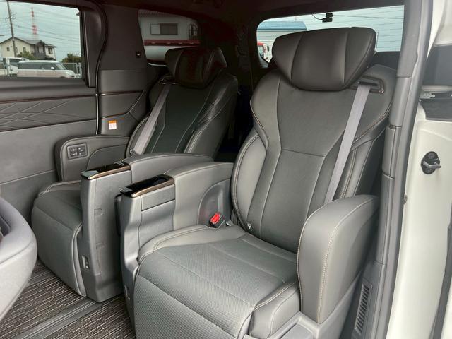 アルファード Ｚ　左右独立ムーンルーフ　ＷＡＬＤエアロ（Ｆ．Ｓ．Ｒ）　ＷＡＬＤジェニュインライン２１インチＡＷ　黒革シート　パノラミックビューモニター　デジタルインナーミラー　ＨＤＭＩ　シートヒーター　ベンチレーション（68枚目）