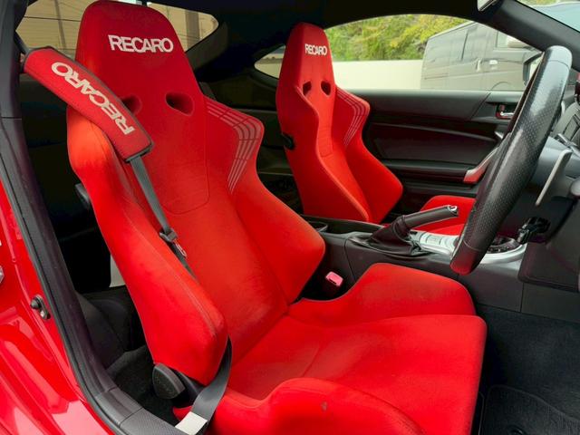 86 GT エイムゲインフロントバンパー カーボン調リアスポイラー 前席レカロセミバケットシート 社外エキマニ トラストマフラー BLITZ車高調 RAYS19インチAW ZERO100エアクリーナー 社外テール(5枚目)