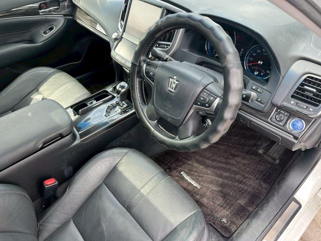 クラウンハイブリッド アスリートG サンルーフ メーカーオプション18インチアルミ 純正ナビ TV バックモニター ブラックレザーシート プリクラッシュセーフティ ETC プッシュボタンスタート 電動リアシェード パワーシート電格ミラー(39枚目)