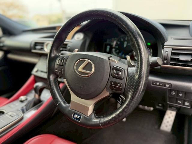 ＲＣ Ｆ ベースグレード　サンルーフ　赤革　１９インチアルミホイール　ブラインドスポットモニター　ＴＶＤ　レーダークルーズコントロール　プリクラッシュセーフティ　コーナーセンサー　シートヒーター／クーラー　ステアリングヒーター（6枚目）