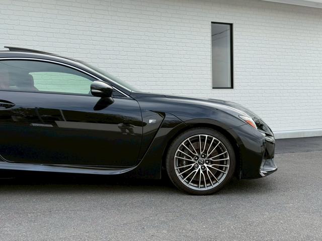 ＲＣ Ｆ ベースグレード　サンルーフ　赤革　１９インチアルミホイール　ブラインドスポットモニター　ＴＶＤ　レーダークルーズコントロール　プリクラッシュセーフティ　コーナーセンサー　シートヒーター／クーラー　ステアリングヒーター（20枚目）