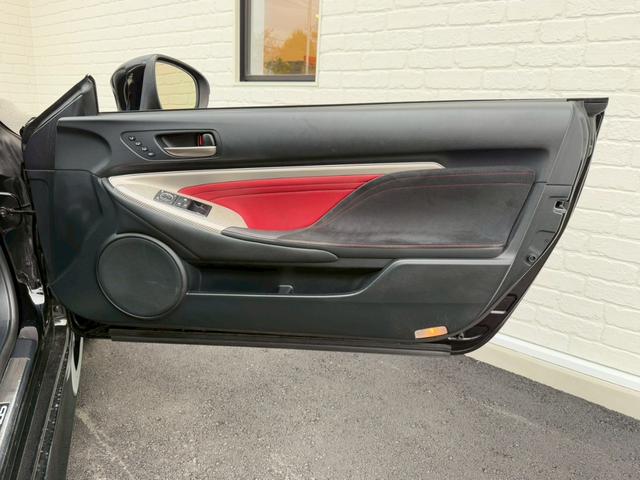 ＲＣ Ｆ ベースグレード　サンルーフ　赤革　１９インチアルミホイール　ブラインドスポットモニター　ＴＶＤ　レーダークルーズコントロール　プリクラッシュセーフティ　コーナーセンサー　シートヒーター／クーラー　ステアリングヒーター（64枚目）