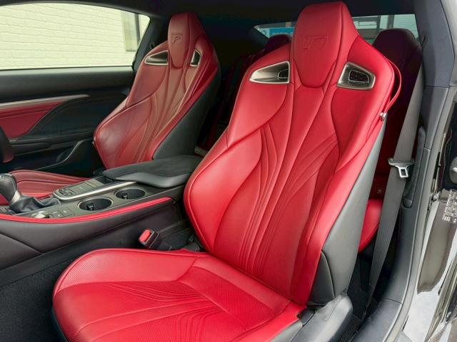 ＲＣ Ｆ ベースグレード　サンルーフ　赤革　１９インチアルミホイール　ブラインドスポットモニター　ＴＶＤ　レーダークルーズコントロール　プリクラッシュセーフティ　コーナーセンサー　シートヒーター／クーラー　ステアリングヒーター（65枚目）