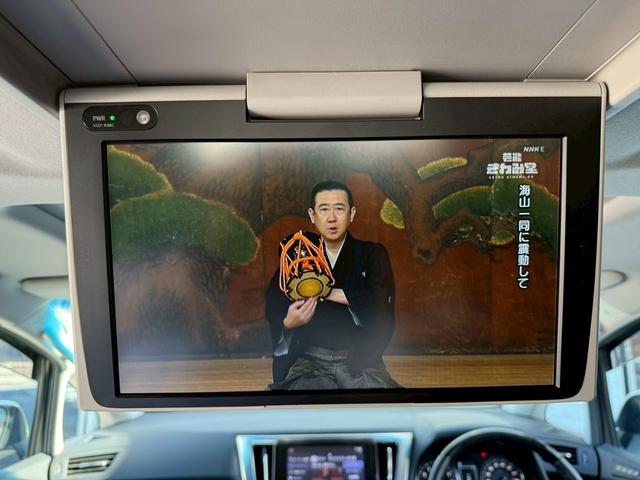 アルファード ２．５Ｓ　Ｃパッケージ　ツインムーンルーフ　デジタルインナーミラー　ブラインドスポットモニター　後席モニター　ＣＤ／ＤＶＤデッキ　フルセグＴＶ　ＥＴＣ２．０　３眼ＬＥＤヘッド　シートヒーター／クーラー　　ステアリングヒーター（6枚目）