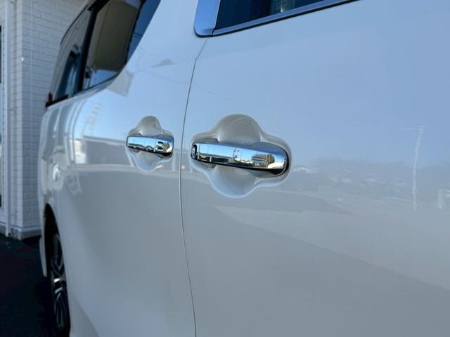 アルファード ２．５Ｓ　Ｃパッケージ　ツインムーンルーフ　デジタルインナーミラー　ブラインドスポットモニター　後席モニター　ＣＤ／ＤＶＤデッキ　フルセグＴＶ　ＥＴＣ２．０　３眼ＬＥＤヘッド　シートヒーター／クーラー　　ステアリングヒーター（16枚目）