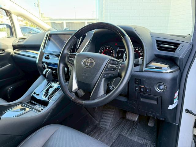 アルファード ２．５Ｓ　Ｃパッケージ　ツインムーンルーフ　デジタルインナーミラー　ブラインドスポットモニター　後席モニター　ＣＤ／ＤＶＤデッキ　フルセグＴＶ　ＥＴＣ２．０　３眼ＬＥＤヘッド　シートヒーター／クーラー　　ステアリングヒーター（37枚目）