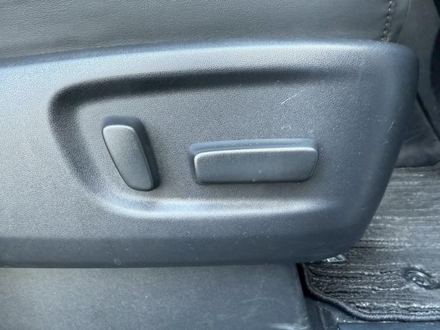 アルファード ２．５Ｓ　Ｃパッケージ　ツインムーンルーフ　デジタルインナーミラー　ブラインドスポットモニター　後席モニター　ＣＤ／ＤＶＤデッキ　フルセグＴＶ　ＥＴＣ２．０　３眼ＬＥＤヘッド　シートヒーター／クーラー　　ステアリングヒーター（57枚目）