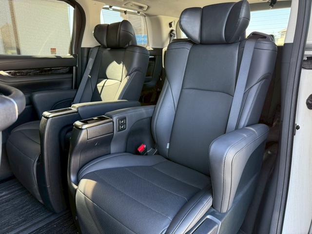 アルファード ２．５Ｓ　Ｃパッケージ　ツインムーンルーフ　デジタルインナーミラー　ブラインドスポットモニター　後席モニター　ＣＤ／ＤＶＤデッキ　フルセグＴＶ　ＥＴＣ２．０　３眼ＬＥＤヘッド　シートヒーター／クーラー　　ステアリングヒーター（72枚目）