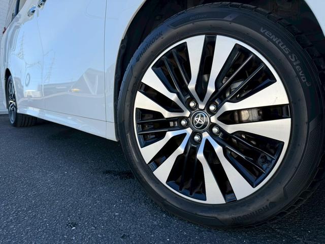 アルファード ２．５Ｓ　Ｃパッケージ　ツインムーンルーフ　デジタルインナーミラー　両側電動スライドドア　パワーバックドア　ブラインドスポットモニター　フルセグＴＶ　ＥＴＣ　ステアリングヒーター　シートヒーター　シートクーラー　パワーシート（14枚目）