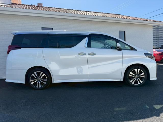 アルファード ２．５Ｓ　Ｃパッケージ　ツインムーンルーフ　デジタルインナーミラー　両側電動スライドドア　パワーバックドア　ブラインドスポットモニター　フルセグＴＶ　ＥＴＣ　ステアリングヒーター　シートヒーター　シートクーラー　パワーシート（20枚目）