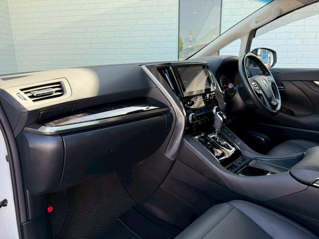 アルファード ２．５Ｓ　Ｃパッケージ　ツインムーンルーフ　デジタルインナーミラー　両側電動スライドドア　パワーバックドア　ブラインドスポットモニター　フルセグＴＶ　ＥＴＣ　ステアリングヒーター　シートヒーター　シートクーラー　パワーシート（39枚目）