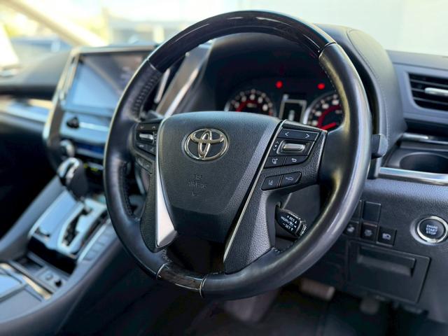 アルファード ２．５Ｓ　Ｃパッケージ　ツインムーンルーフ　デジタルインナーミラー　両側電動スライドドア　パワーバックドア　ブラインドスポットモニター　フルセグＴＶ　ＥＴＣ　ステアリングヒーター　シートヒーター　シートクーラー　パワーシート（40枚目）